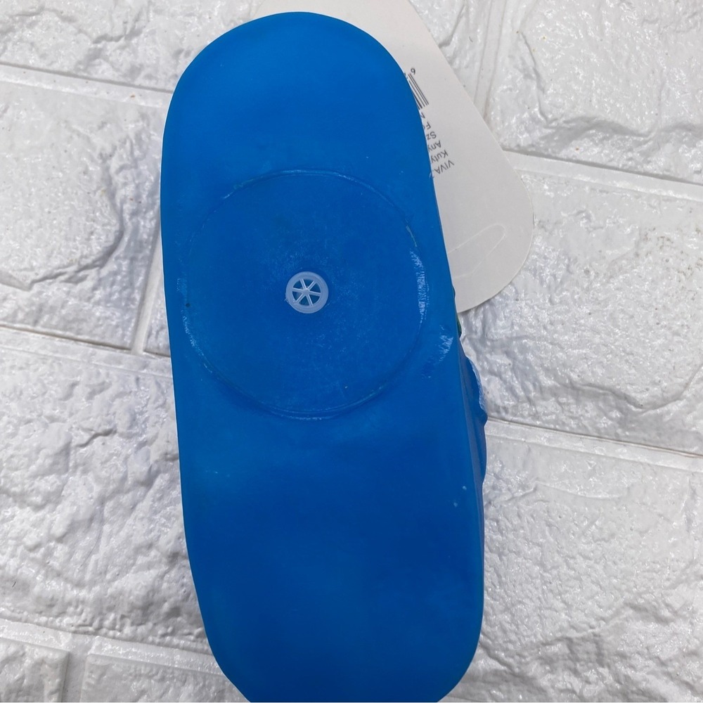 Paw‎ Shoe Squeaky Dog Toy By Viva.Z Blue Rubber Design With Bone & Paw Motifs - Picture 6 of 9